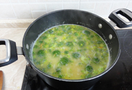 Bramborová polévka s brokolicí
