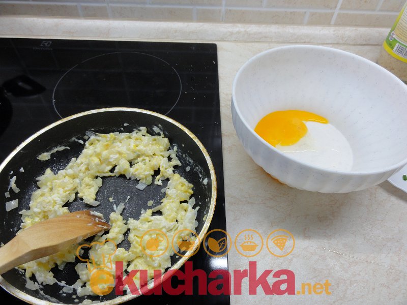 Knedlíčky do polévky z míchaných vajec